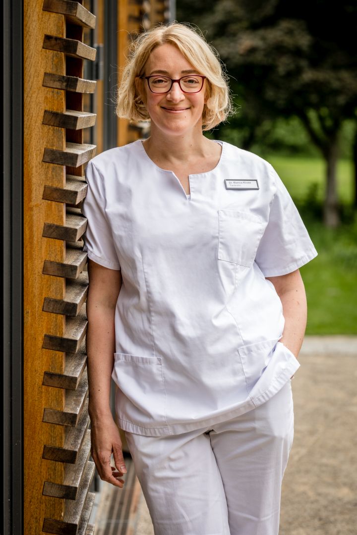 Dr. Bianca Kruse Dr. Bianca Kruse